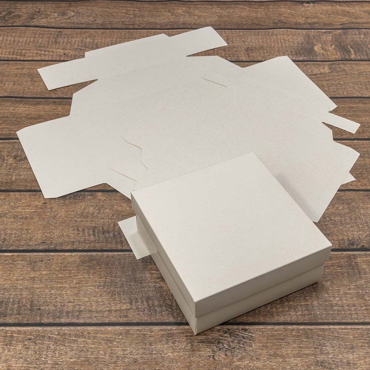 0007541 Коробка Квадратная 16,5*16,5*7 сборная Белый 1/20 1/240