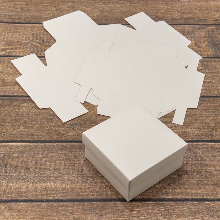 0007547 Коробка Квадратная 10*10*5 сборная Белый 1/20 1/240