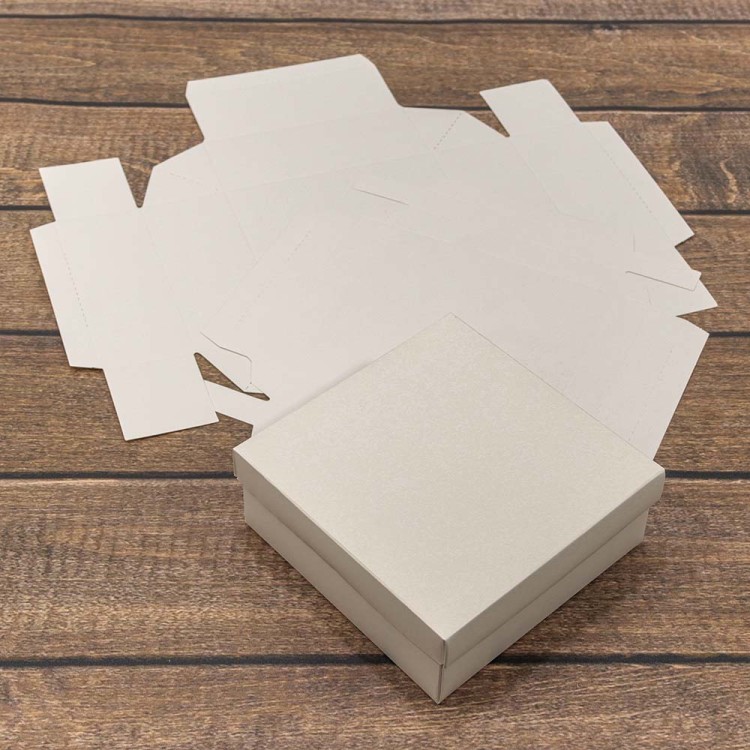 0007548 Коробка Квадратная 13*13*5 сборная Белый 1/20 1/300