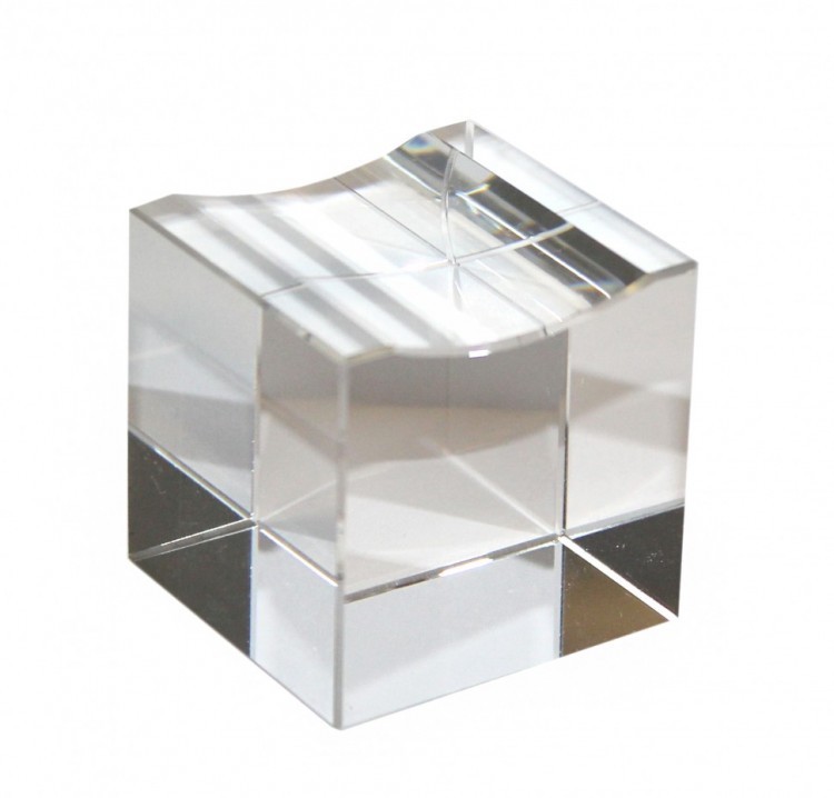 3001-60 Подставка хрустальная 60*60*60 мм под бриллиант 3001-60 Подставка хрустальная 60*60*60 мм под бриллиант