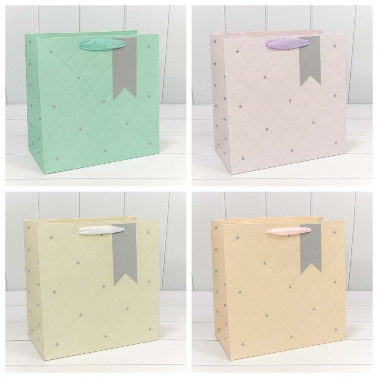 000152Y Пакет подарочный "Эксклюзив" (микс) 30*30*16 230г 1/20 1/120 