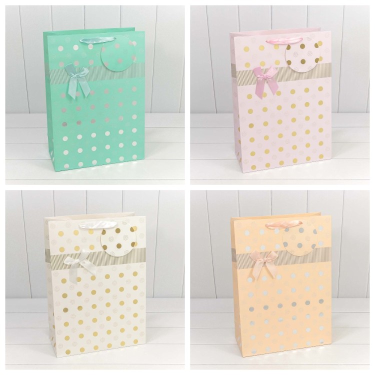 000154A Пакет подарочный "Леди" с тиснением (микс) 32*45*15 230г 1/20 1/80