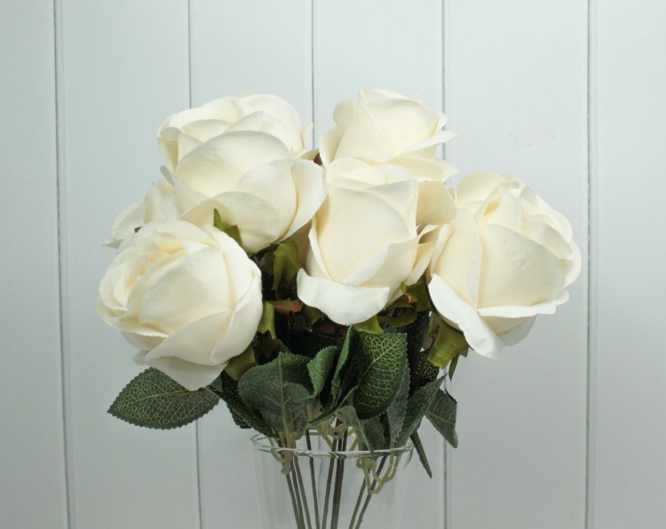 301-07-18/06 Искусственные цветы Розы 9 ст. Шампань 1/1